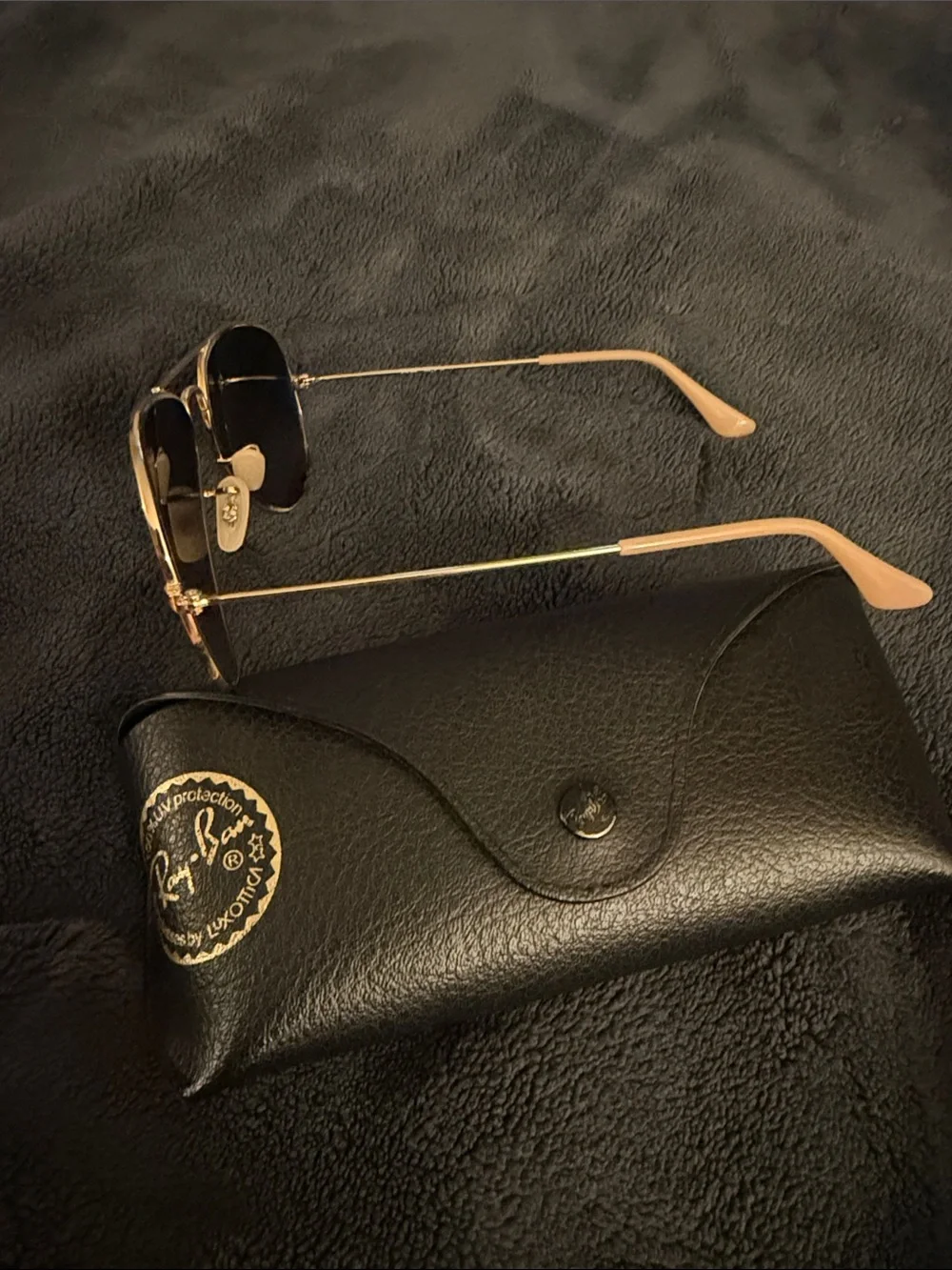 Ray-Ban Men’s Gold Frame Sunglasses with Black Gradient Lenses